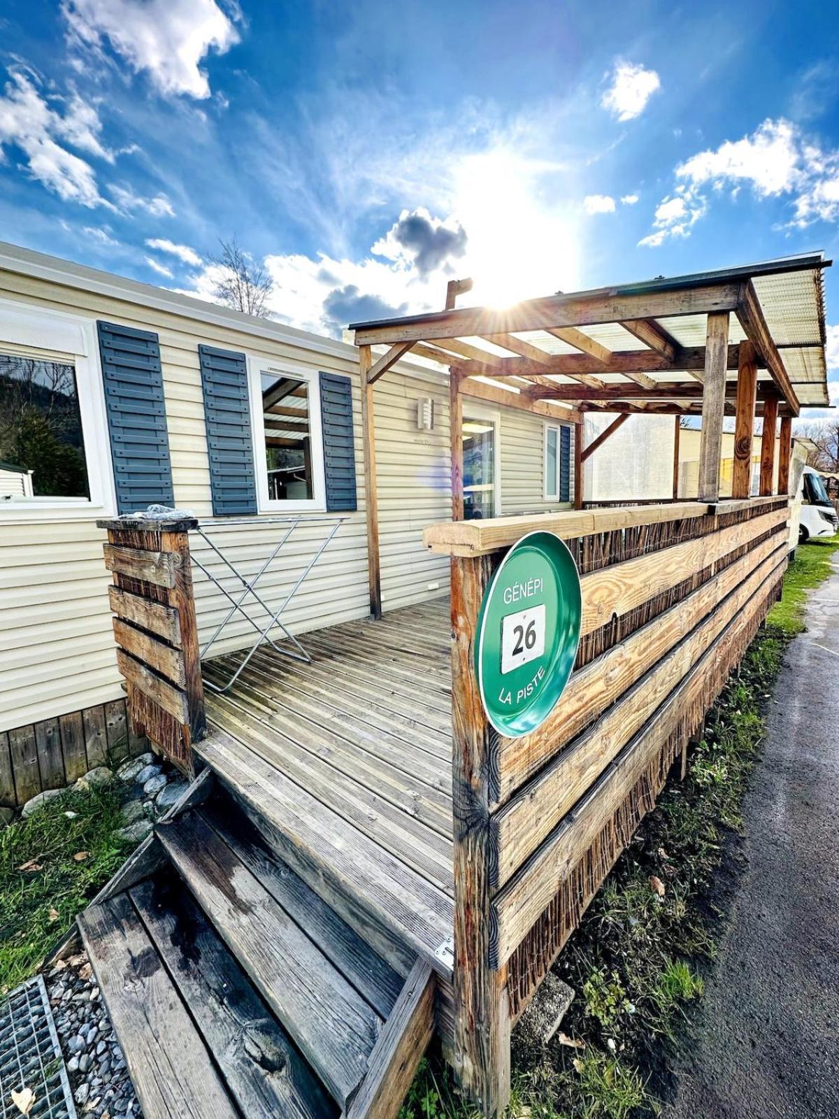 Bungalow 3 Chambres Pour 6 Pers Avec Climatisation Camping 3 Etoiles Samoëns Eksteriør bilde